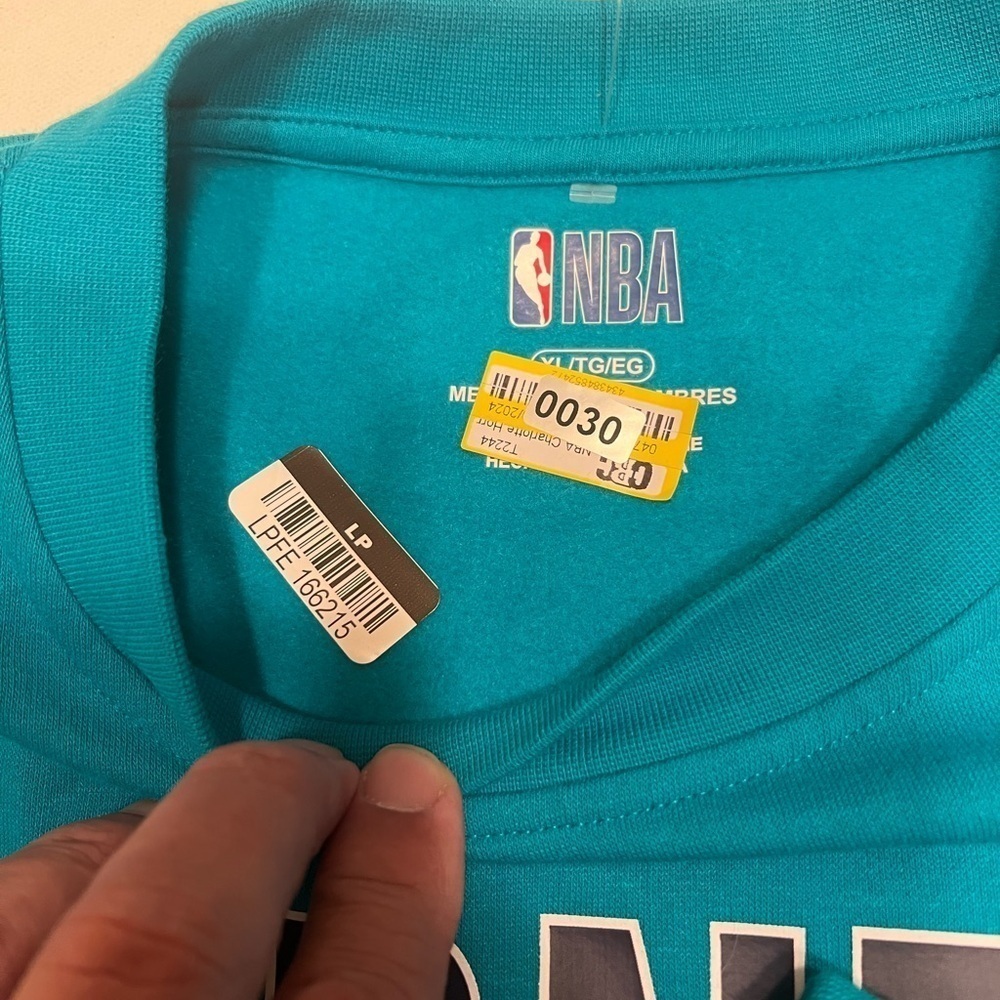NWT Charlotte Hornets Hoodie Men L Teal Solid Fanatics Pullover Sweatshirt (B3) - Picture 5 of 5